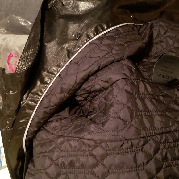 Womans jacket by Andrew Marc. Black with a sheen, size 10 - Picture 4 of 6